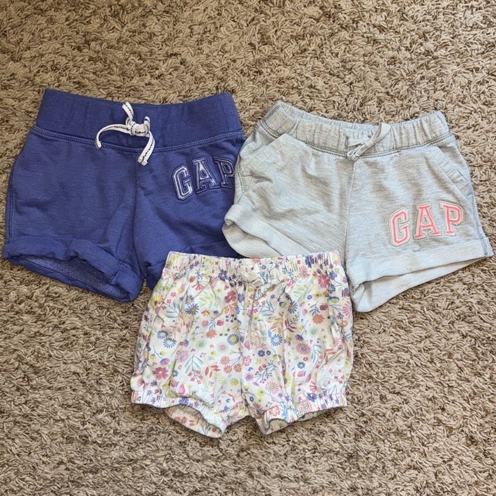 Size 4/XS girls Gap bundle of 3 shorts. Purple, gray floral bubble shorts.